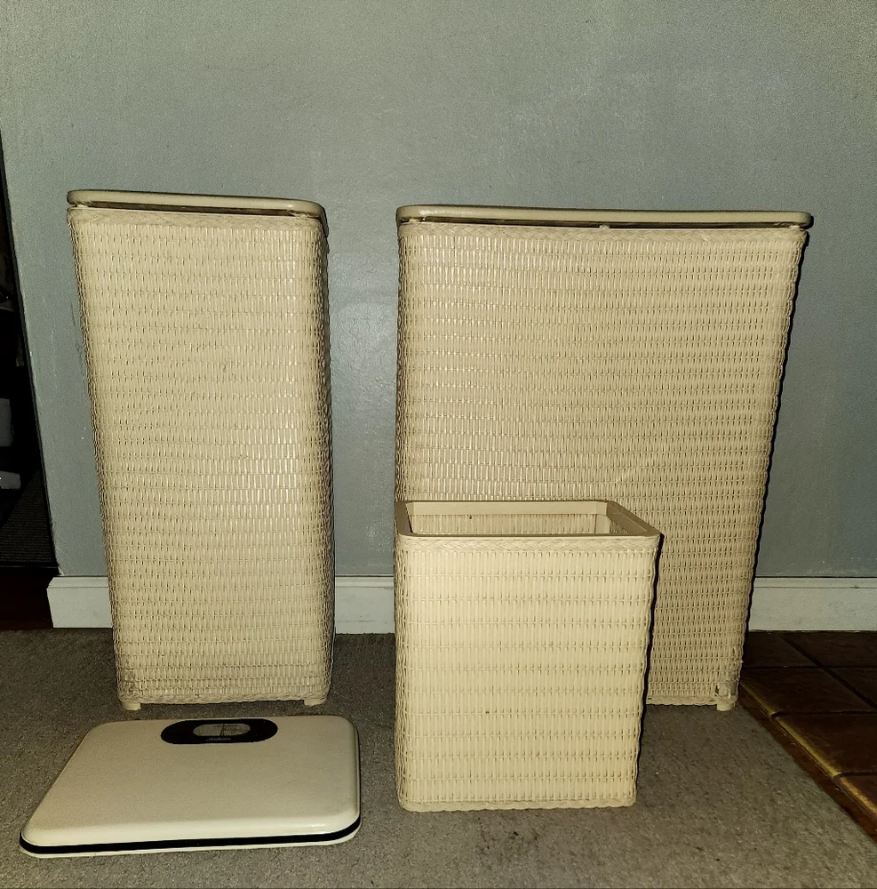 Vintage 1970s Ivory White Woven Wicker Square Storage Hamper